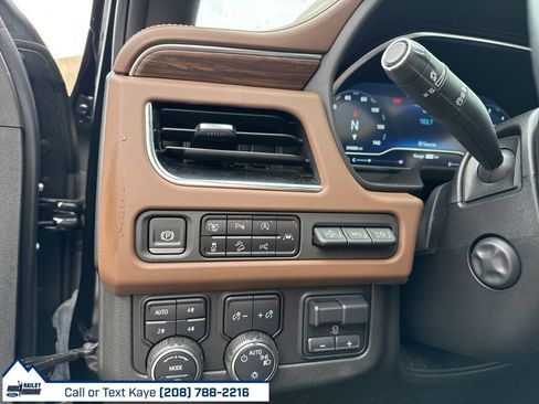 Used 2024 Chevrolet Suburban High Country w/ Advanced Technology Package image 21