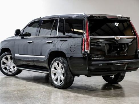 Used 2019 Cadillac Escalade Premium Luxury image 14