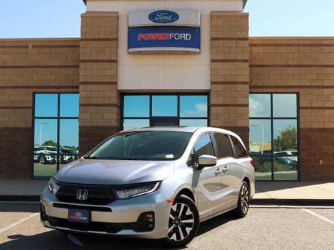 Used 2025 Honda Odyssey EX-L image 2