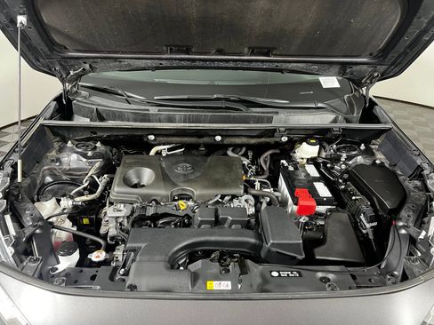 Certified 2025 Toyota RAV4 XLE FWD image 9