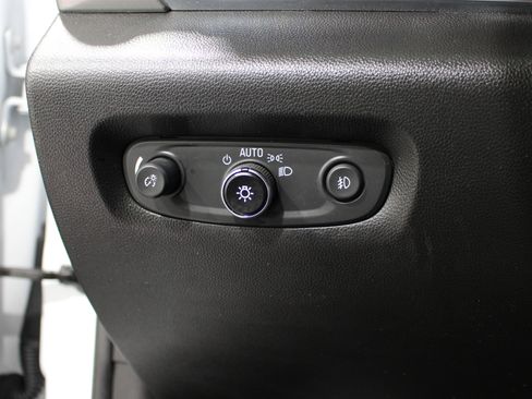 Used 2021 Chevrolet Traverse LT FWD image 10