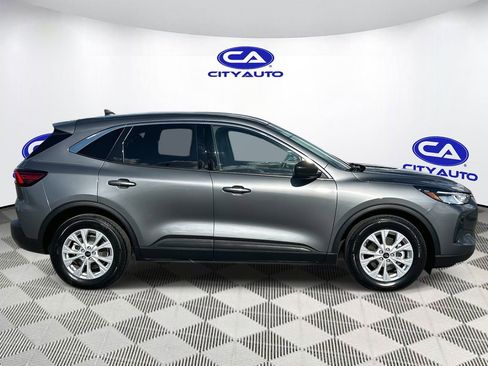 Used 2024 Ford Escape Active w/ Cold Weather Package image 2