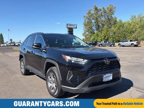 Used 2025 Toyota RAV4 XLE FWD image 1