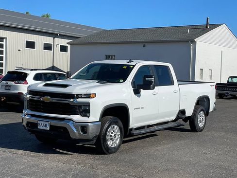 Used 2025 Chevrolet Silverado 2500 LT w/ Convenience Package AWD/4WD image 8