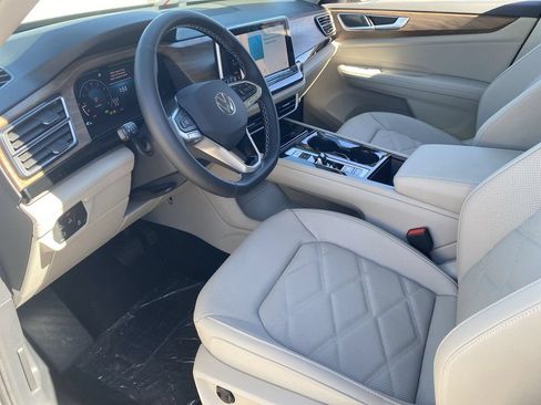 New 2026 Volkswagen Atlas SE FWD image 14