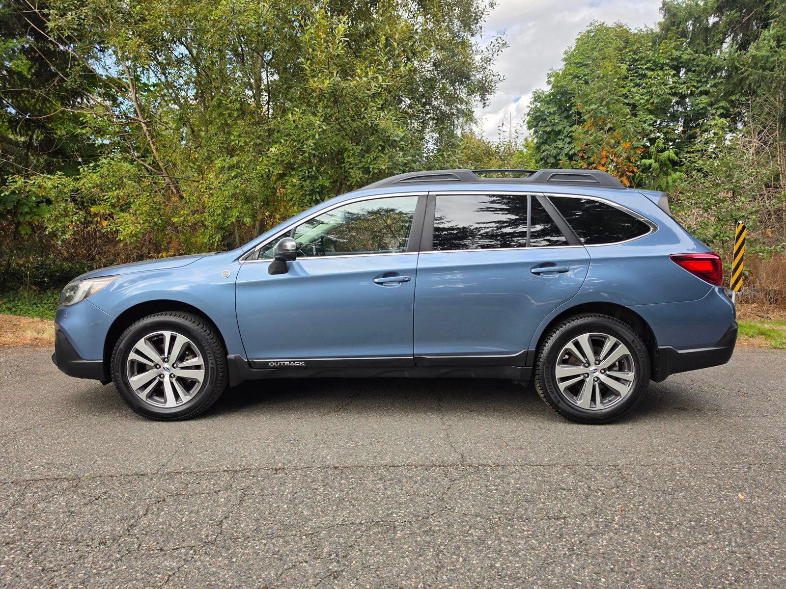 Used 2018 Subaru Outback 2.5i Limited w/ 50th Anniversary Edition AWD/4WD image 2