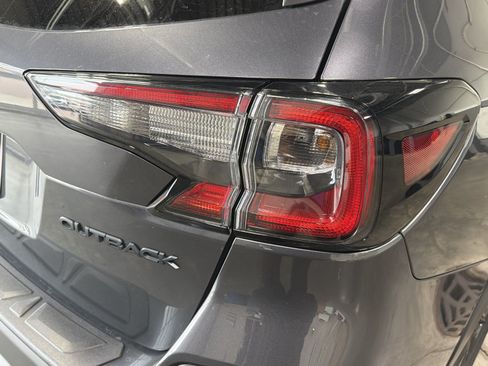 Certified 2025 Subaru Outback Onyx Edition AWD/4WD image 17