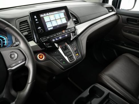 Used 2019 Honda Odyssey EX image 19