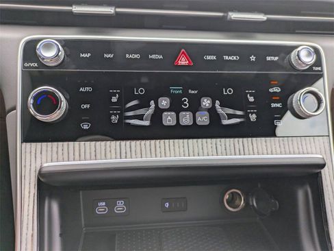 New 2025 Genesis GV80 3.5T Prestige image 24