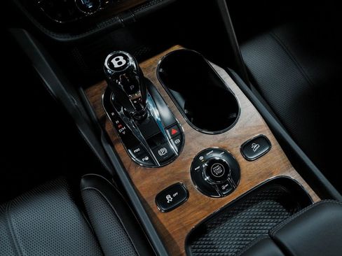 Used 2023 Bentley Bentayga Extended Wheelbase image 29
