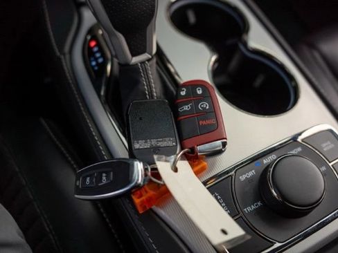 Used 2018 Jeep Grand Cherokee Trackhawk AWD/4WD image 28