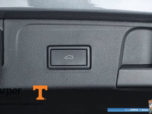 Used 2024 Volkswagen Atlas SE w/ Panoramic Sunroof Package FWD image 30