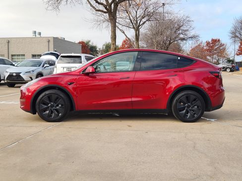 Used 2025 Tesla Model Y Long Range image 3