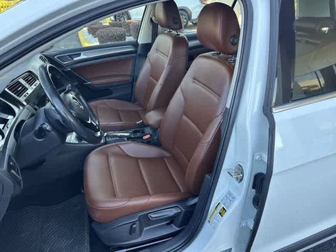 Used 2019 Volkswagen Golf Alltrack SE AWD/4WD image 14