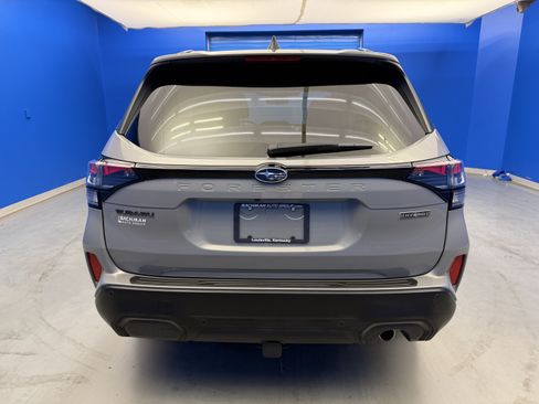 Used 2025 Subaru Forester Touring AWD/4WD image 6