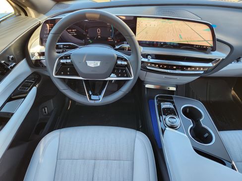 New 2025 Cadillac Lyriq Luxury image 15