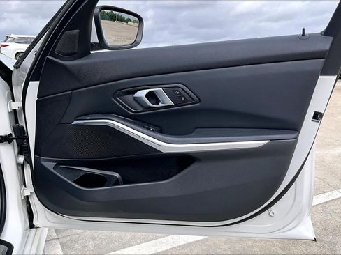 Used 2025 BMW 330i Sedan image 20