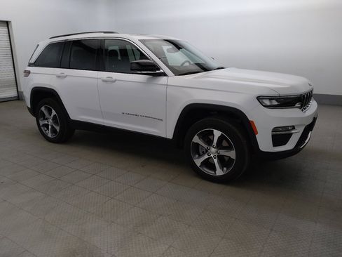 Used 2022 Jeep Grand Cherokee Limited 4xe image 11