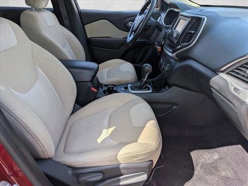 Used 2016 Jeep Cherokee Sport FWD image 28