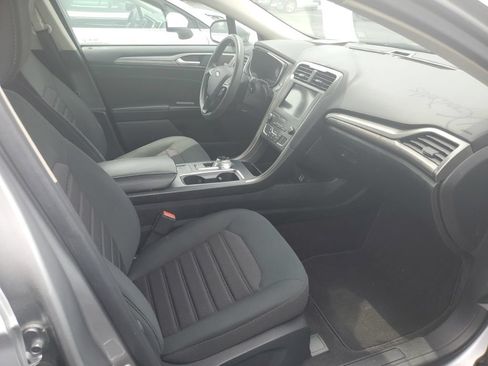 Used 2020 Ford Fusion SE FWD image 9