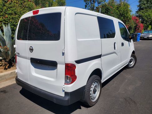 Used 2018 Nissan NV200 S image 4