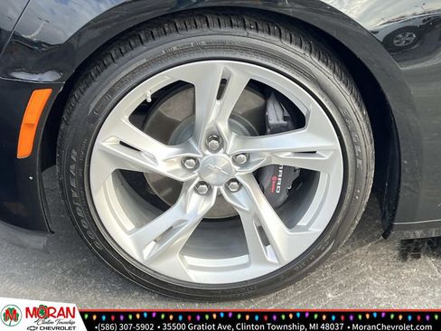 Certified 2022 Chevrolet Camaro LT w/ Technology Package image 10