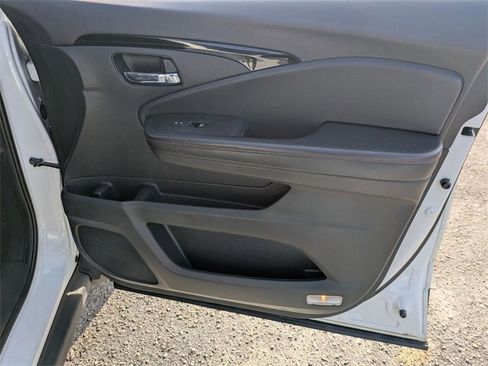 Used 2023 Honda Ridgeline Black Edition image 32