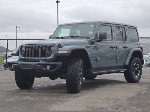 Used 2024 Jeep Wrangler Unlimited Rubicon 4xe image 3