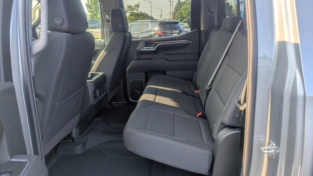 New 2026 Chevrolet Silverado 1500 RST w/ Safety Package AWD/4WD image 15