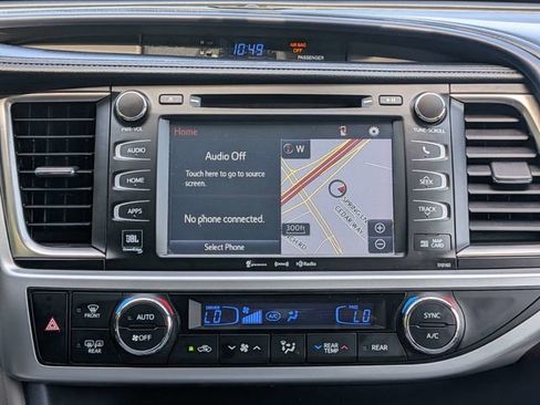 Used 2016 Toyota Highlander Limited w/ Driver Technology Package FWD image 17