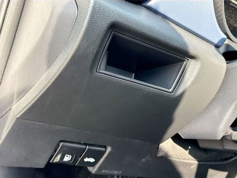 Used 2023 Nissan Versa SV image 10