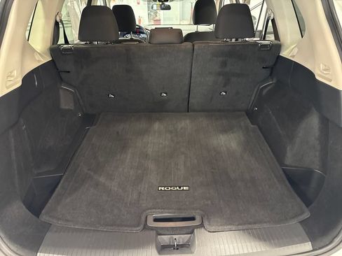 Used 2024 Nissan Rogue SV AWD/4WD image 38