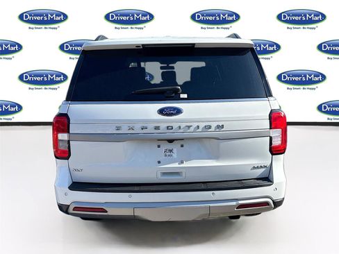 Used 2023 Ford Expedition Max XLT image 6