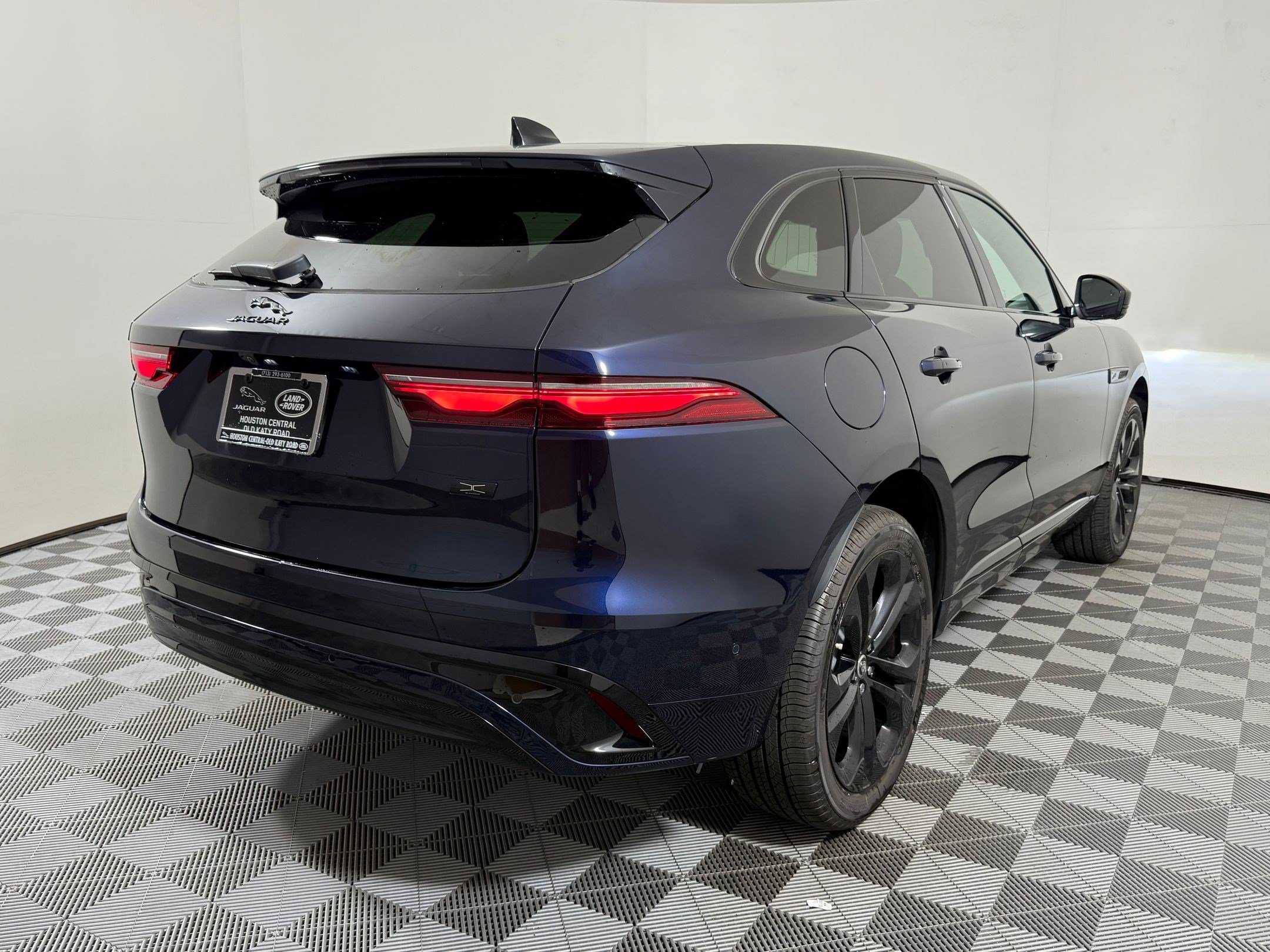 New 2026 Jaguar F-PACE R-Dynamic S AWD/4WD image 8
