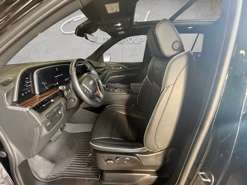 Certified 2023 Cadillac Escalade Premium Luxury w/ LPO, Floor Liner Package AWD/4WD image 25