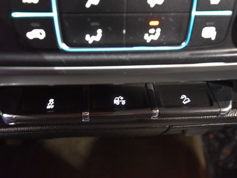 Used 2014 Chevrolet Silverado 1500 LT AWD/4WD image 30