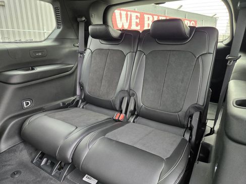 New 2025 Jeep Grand Cherokee L Altitude image 30