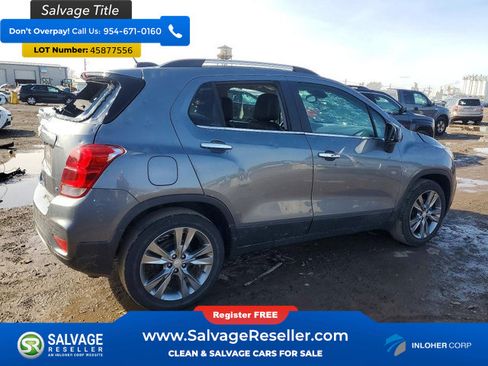 Used 2020 Chevrolet Trax LT w/ LT Convenience Package FWD image 4