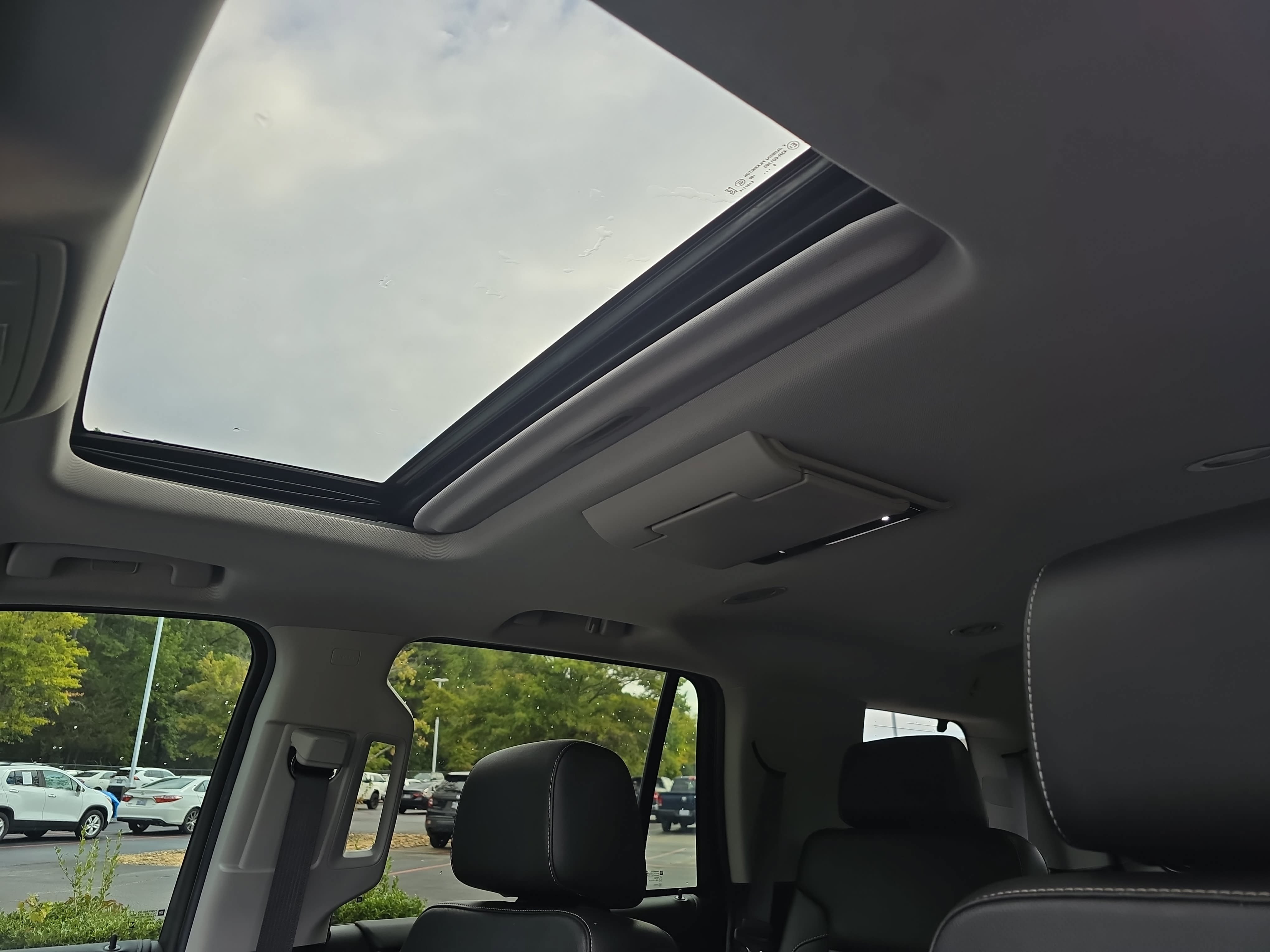 Used 2019 Chevrolet Tahoe Premier AWD/4WD image 26
