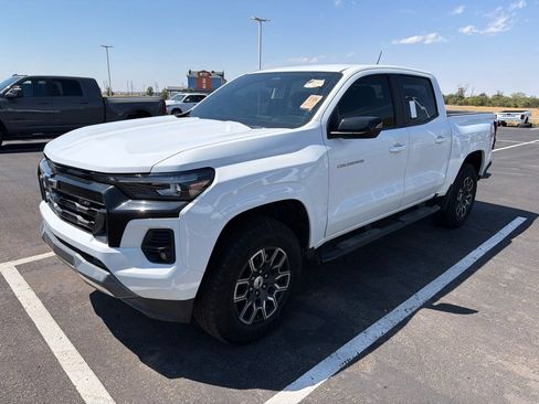 Used 2024 Chevrolet Colorado Z71 AWD/4WD image 2