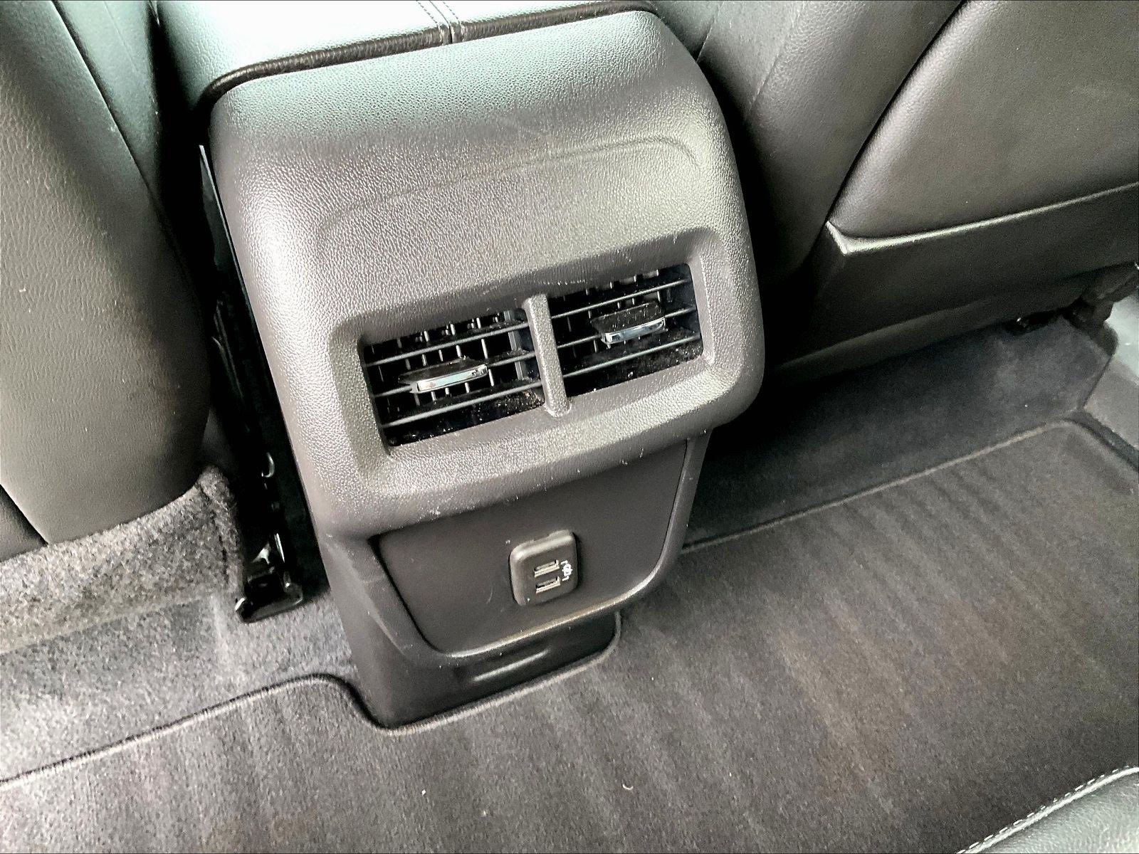 Used 2022 GMC Terrain SLT w/ LPO, 'HIT The Road' Package FWD image 10