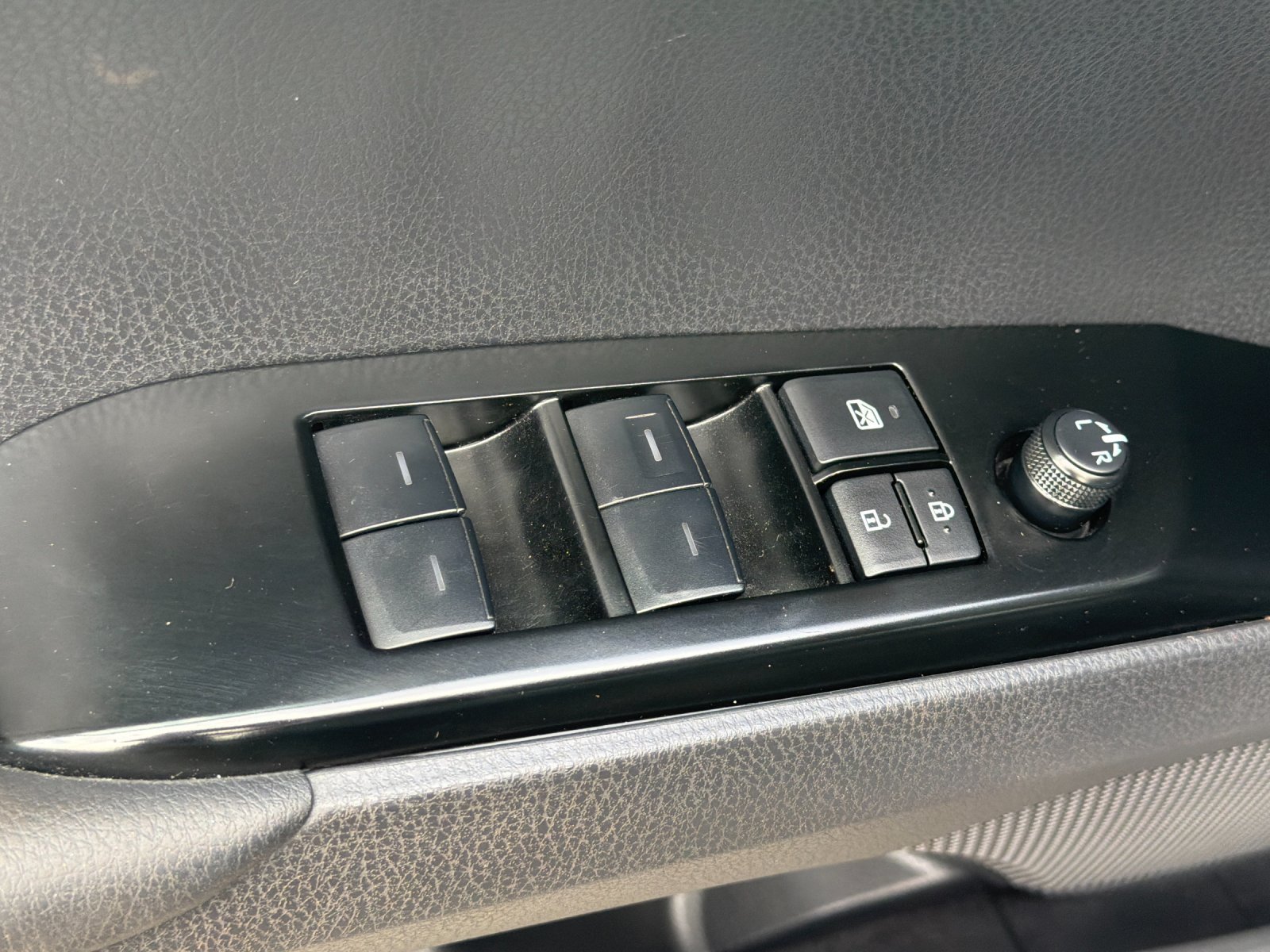 Used 2026 Toyota Camry LE w/ Convenience Package FWD image 11