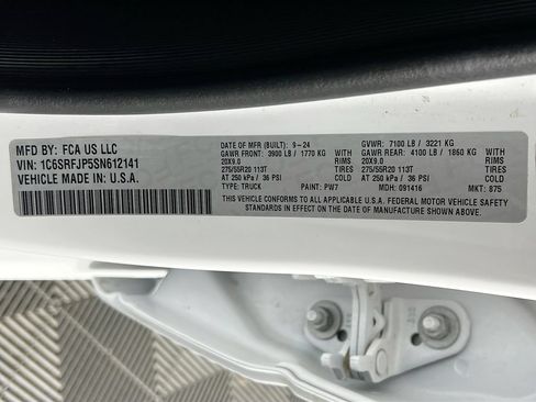 Used 2025 RAM 1500 Laramie AWD/4WD image 32