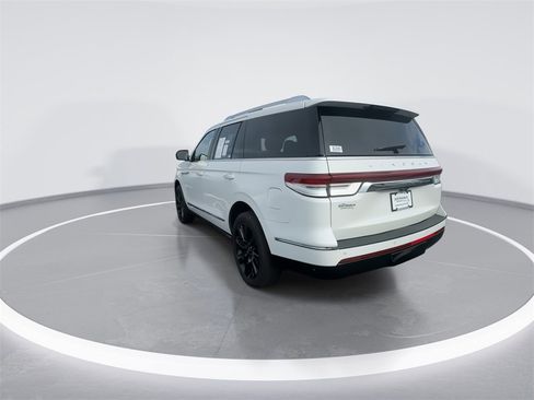 Used 2022 Lincoln Navigator Reserve w/ Equipment Group 201A image 7