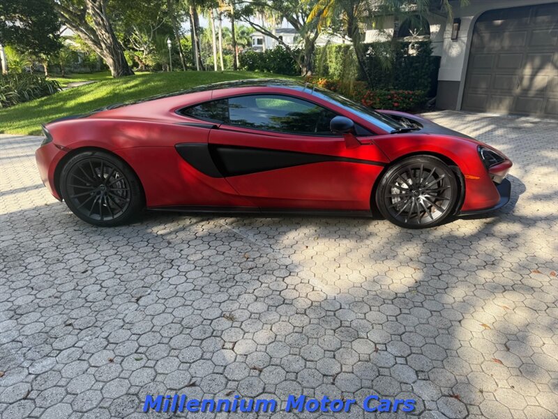 Used 2017 McLaren 570S RWD image 3