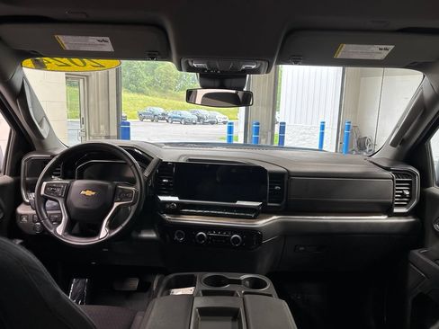 Used 2024 Chevrolet Silverado 1500 LT AWD/4WD image 11