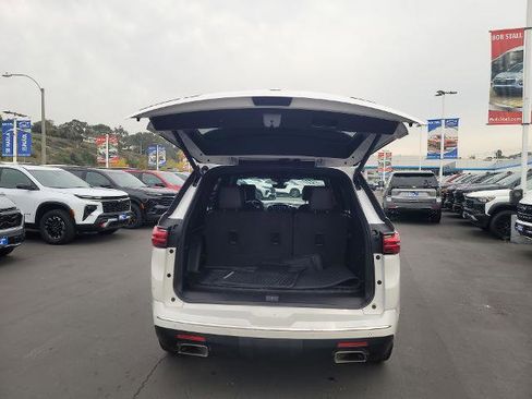 Used 2022 Chevrolet Traverse High Country image 26