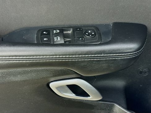 Used 2023 Dodge Challenger SXT RWD image 19