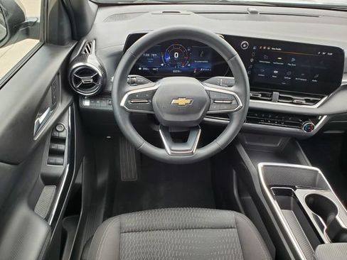 Used 2025 Chevrolet Equinox LT AWD/4WD image 18
