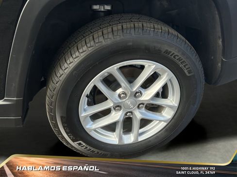 Used 2025 Jeep Grand Cherokee Laredo X w/ Luxury Tech Group I image 11